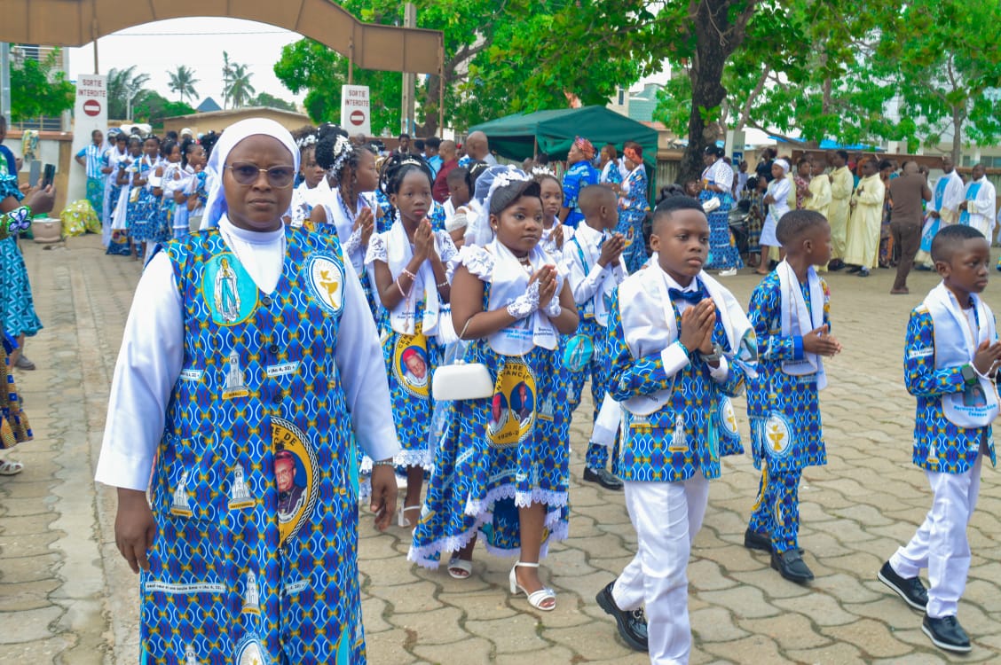 Baptême et Première Communion à Sainte Rita
